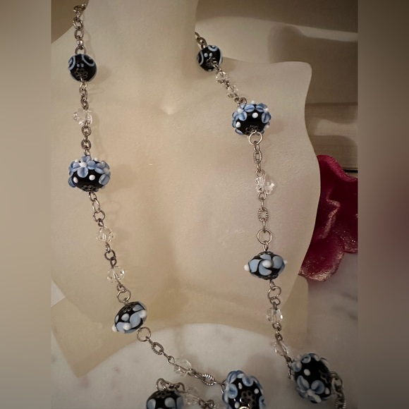 Unique necklace (new) - Picture 2 of 9